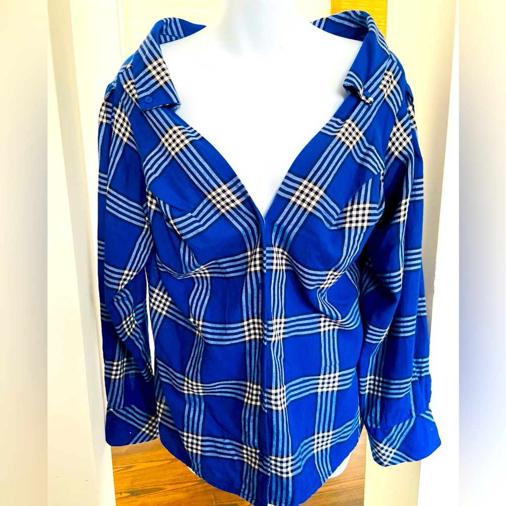 H&M super cool neckline shirt- very soft